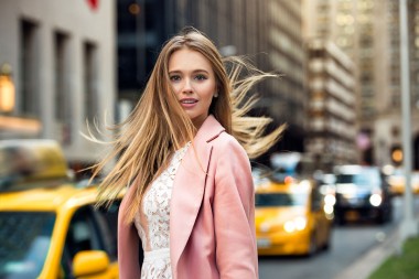5 Fashionable Ways to Style Your Blazer Right